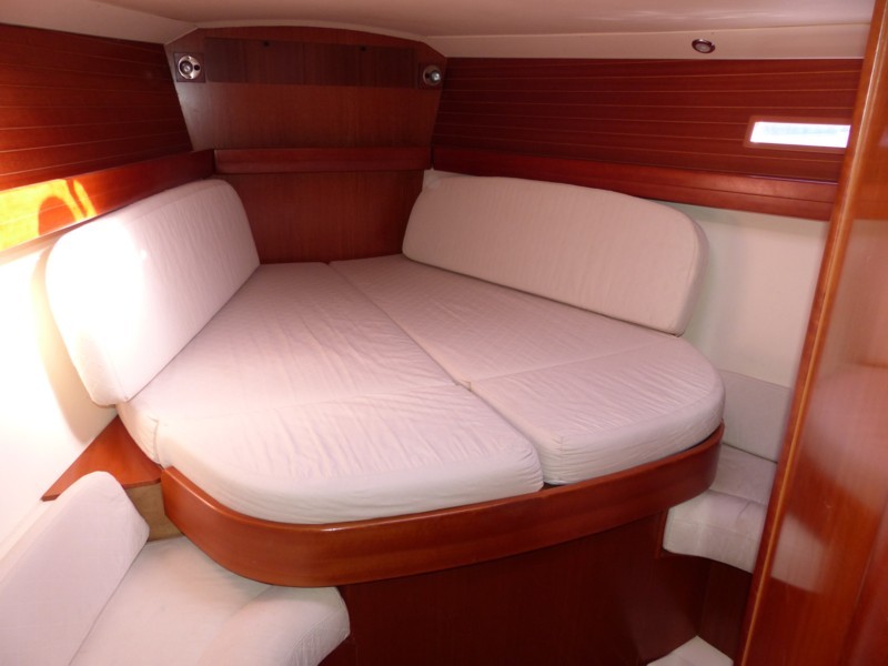 Dufour 425 - 31.jpg